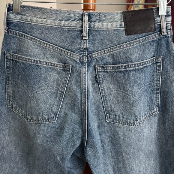 Levi's Made & Crafted - Embroidered Barrel Crop Jeans in Medium Wash - Picture 11 of 16